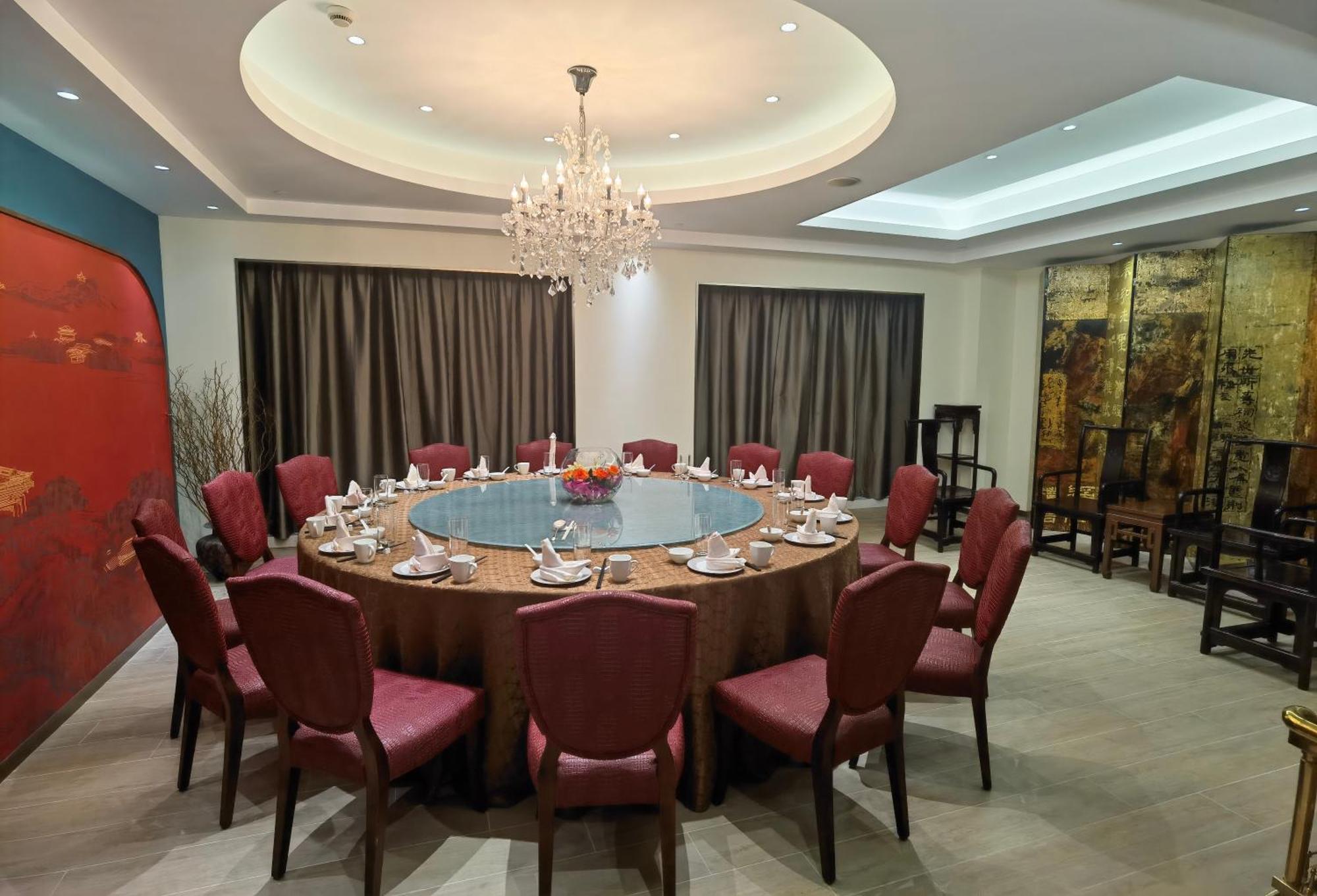 Baolong Hotel Shanghai Exterior photo