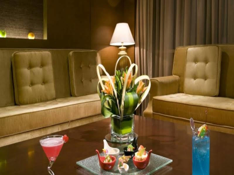 Baolong Hotel Shanghai Exterior photo